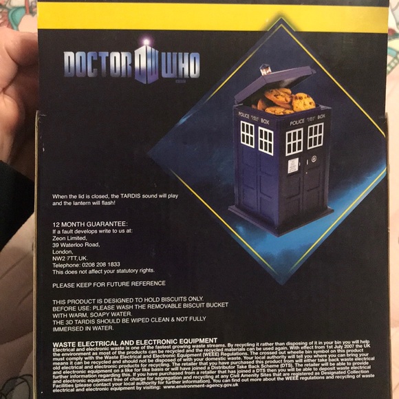 DOCTOR WHO TARDIS COOKIE JAR - Picture 3 of 3